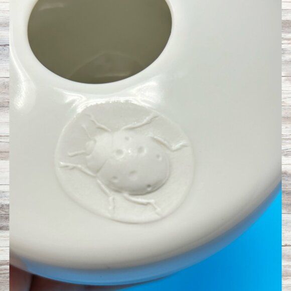 Vintage Tirschenreuth Vase Shallow Bowl Shaped Vase with Raised Ladybug - Picture 4 of 5